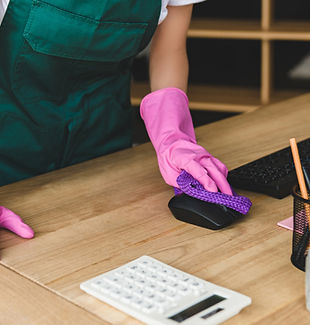 Schreibtisch reinigen