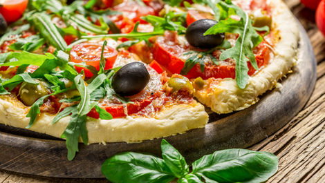 Make you own pizza at Casa Susanne photography retreat