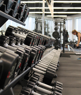 Modernes Fitnessstudio