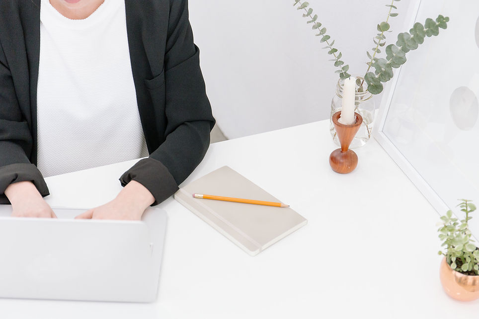 Minimal Work Desk