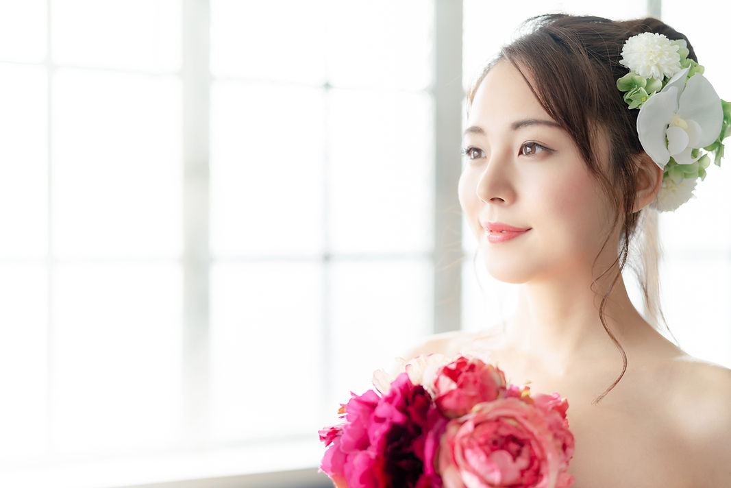 Bride with hair accessories and flowers