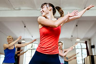 Clase de gimnasia grupal