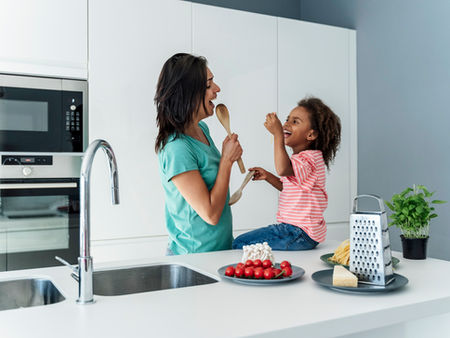 How to Stock Your Vacation Rental Kitchen for Indoor & Outdoor Dining
