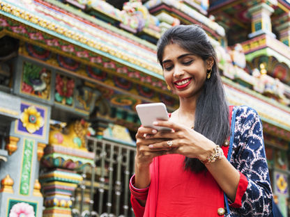 Getting Your Teenager Their First Phone and What Factors to Consider