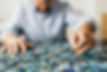 Zusammensetzen der Puzzleteile