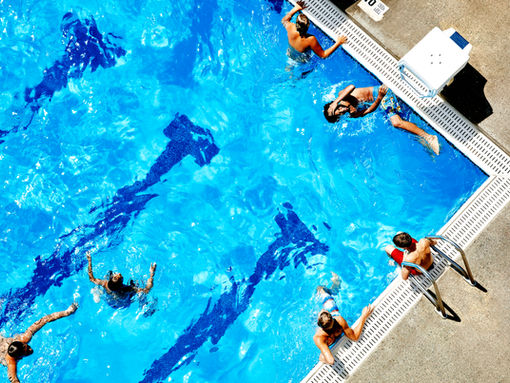 'Group vs. Private Swim Lessons: Which Session Suits Your Athlete Best?'