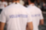 Schiena di un gruppo di volontari