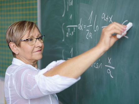professora em sala de aula