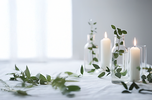 Tänt ljus och stillhet – symbol för omtanke och vägledning när frågan blir “vad gör vi nu”. Himmel & Jord Begravningsbyrå Linköping.