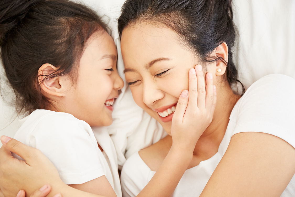 笑顔の親子