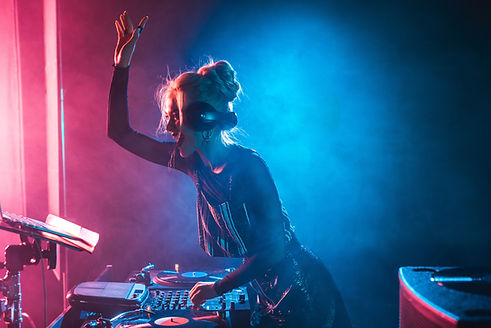 DJ