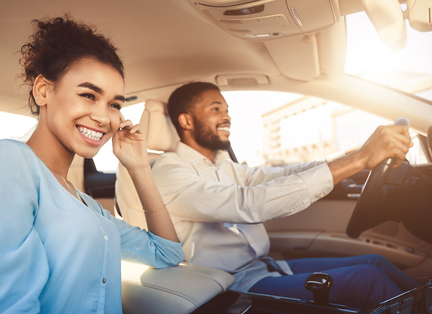 Couple en voiture