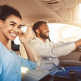 Couple en voiture