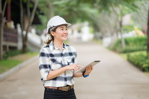 Trabajador de la construcción sonriente