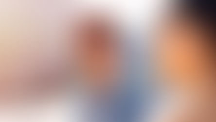 Femme sourit - Kinésiologie, séance avec un kinésiologue