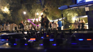 Perché la musica può trasformare la tua festa privata da normale a indimenticabile