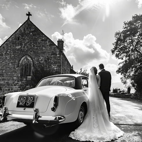 Hochzeitspaar im Freien