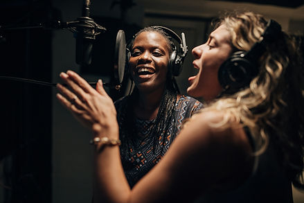 Singers In Studio