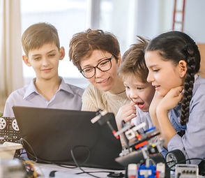 Lehrer und Schüler im naturwissenschaftlichen Unterricht