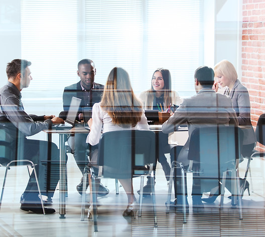 What does a financial advisor do