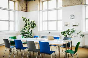 Trang trí văn phòng hiện đại tươi sáng