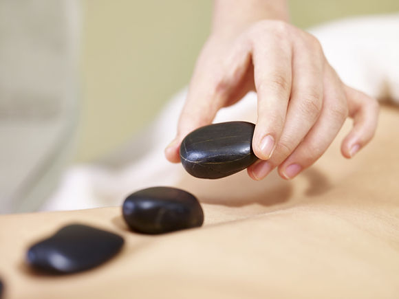 Heiße Steinmassage