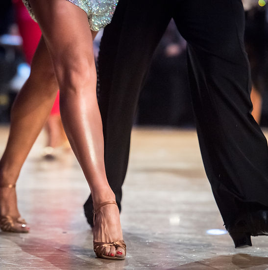 Danseurs élégants