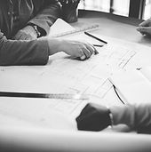 Les architectes discutent du plan directeur