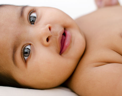 Soins énergétiques pour bébés : apaiser, harmoniser, accompagner en douceur dès la naissance