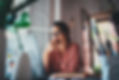 Freelancer pensativo