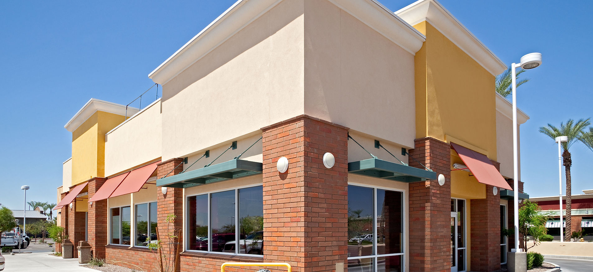 Modern commercial building exterior used to illustrate commercial property insurance