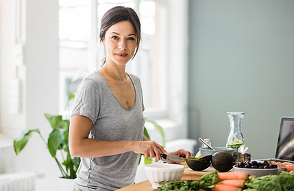 Preparing healthy food, simply and holistically