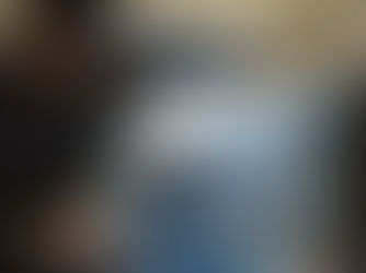 müzik prodüksiyon işiyle uğraşan adam