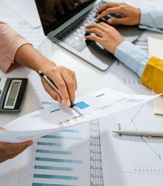 Travail d’équipe au bureau
