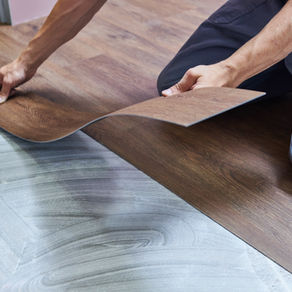 Piso laminado: como instalar você mesmo e economizar na mão de obra