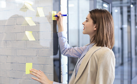 Escrever em notas post-it amarelas