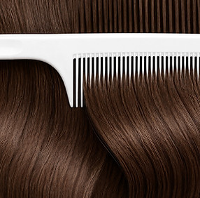 Haare durchkämmen