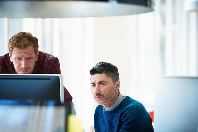 Enfoque en el trabajo en equipo en la oficina