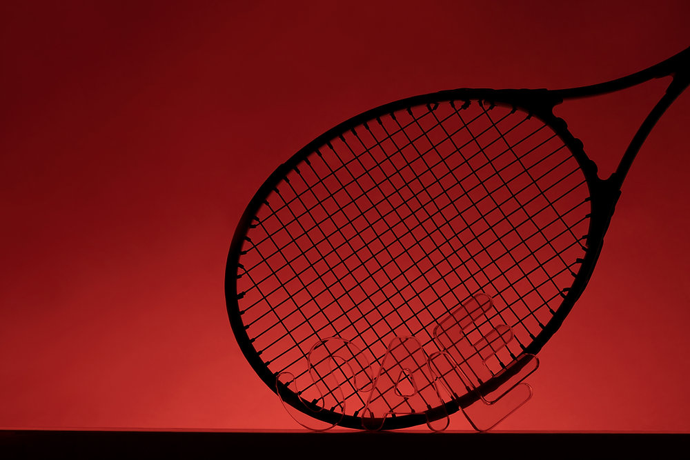 Why Hybrid? Role of Main and Cross Strings of Tennis Racket