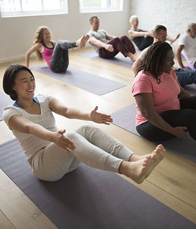 Cours de yoga en groupe