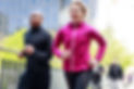 Femme et homme faisant du jogging