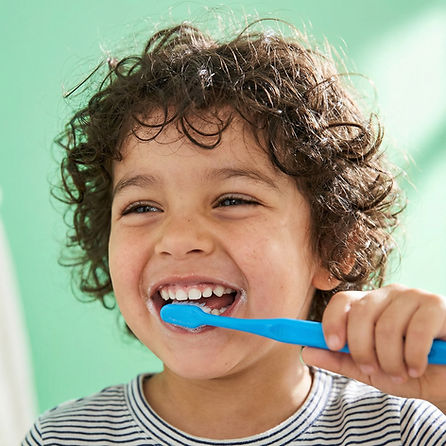 Escovar os dentes da criança