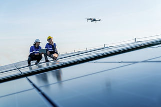 Ingenieure auf Solardach