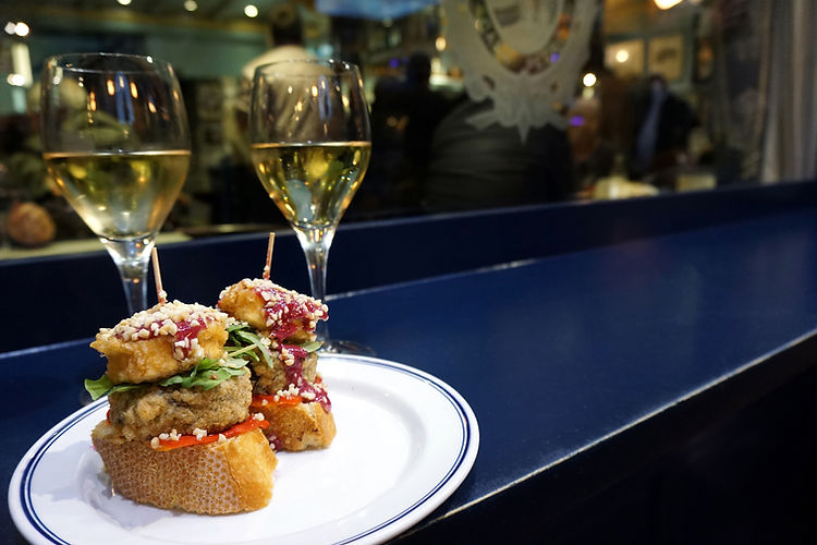 Tapas und Wein