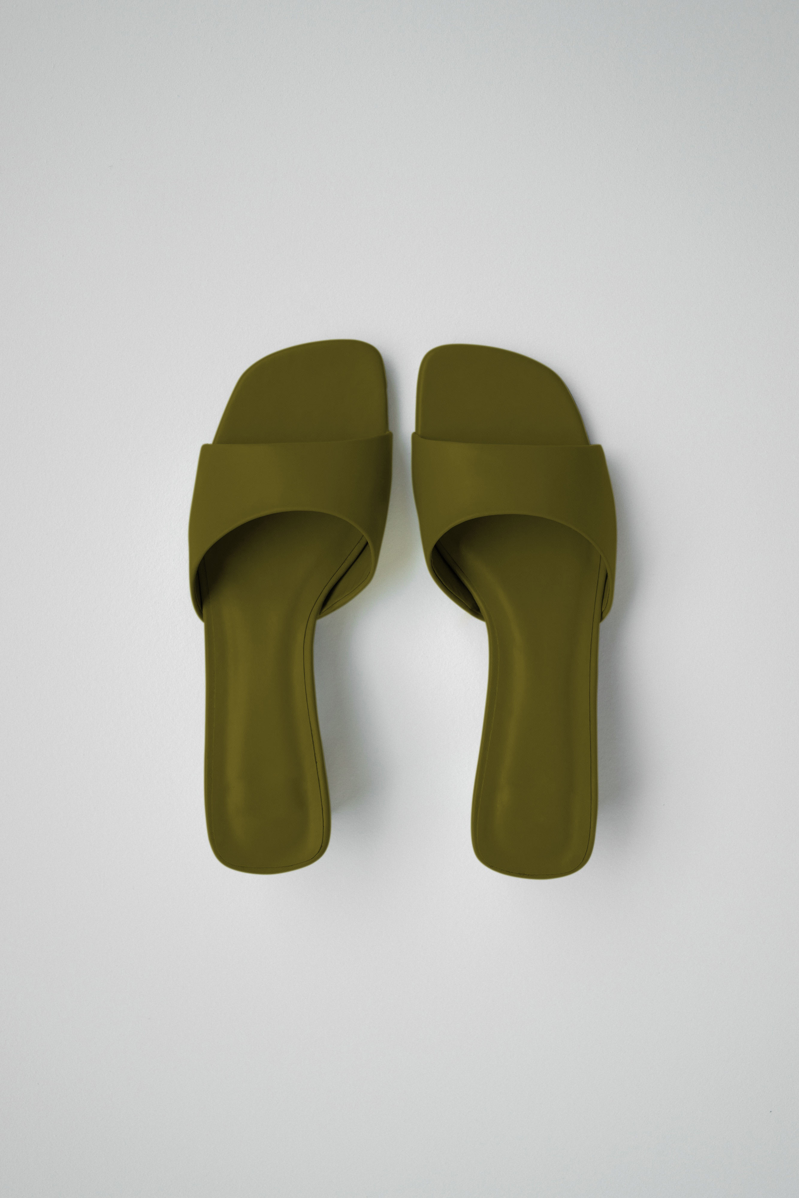 Summer Heeled Flips