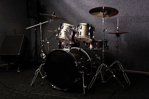 Bateria moderna no palco