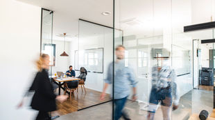 How to Know if Hiring a Fintech PPC Agency Will Boost Your ROI?