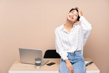 15 trabajos remotos para ganar dinero desde casa en 2023