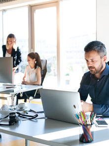Como Empreender com Pouco Dinheiro: Estratégias Práticas para Começar do Zero