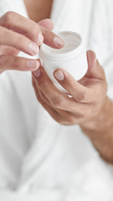 AQUÍ TIENES LA MEJOR RUTINA PARA EL CUIDADO DE LA PIEL MASCULINA, DE LO BÁSICO A LO MÁS AVANZADO